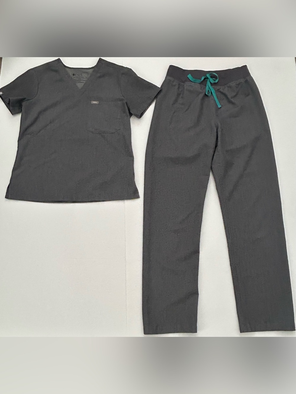 Figs Charcoal Gray Uniform Scrub Set XS